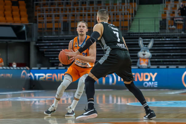 多组织和牵 多组织和牵